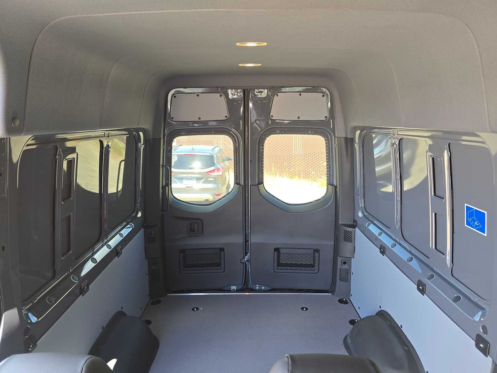 2026 Mercedes-Benz Sprinter 2500 Standard Roof I4 Diesel HO 144 AWD
