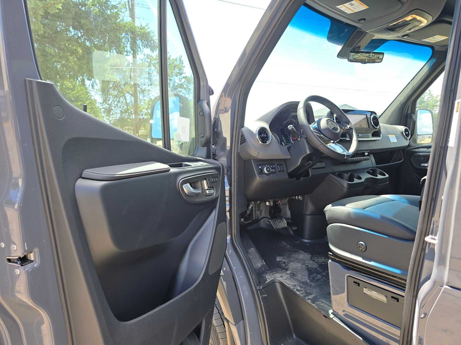 2026 Mercedes-Benz Sprinter 2500 Standard Roof I4 Diesel HO 144 AWD
