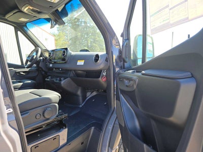 2026 Mercedes-Benz Sprinter Crew 2500 Standard Roof I4 Diesel HO 144 AWD