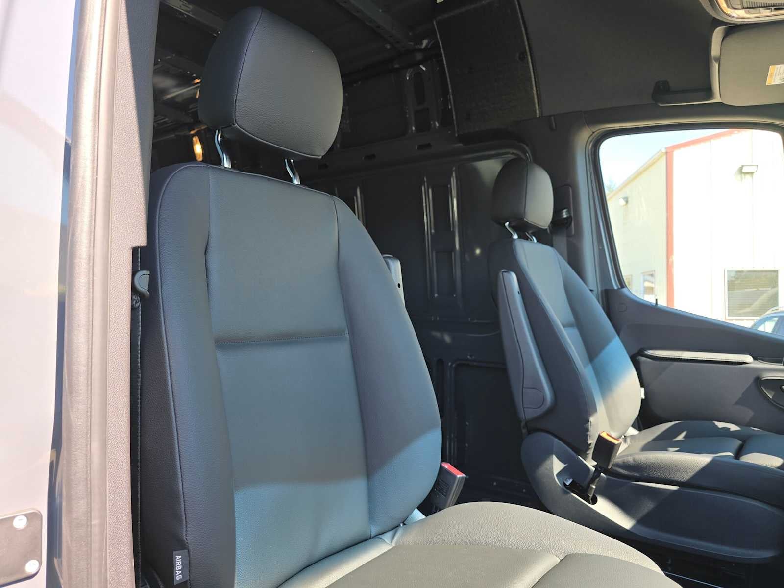 2026 Mercedes-Benz Sprinter Crew 2500 Standard Roof I4 Diesel HO 144 AWD