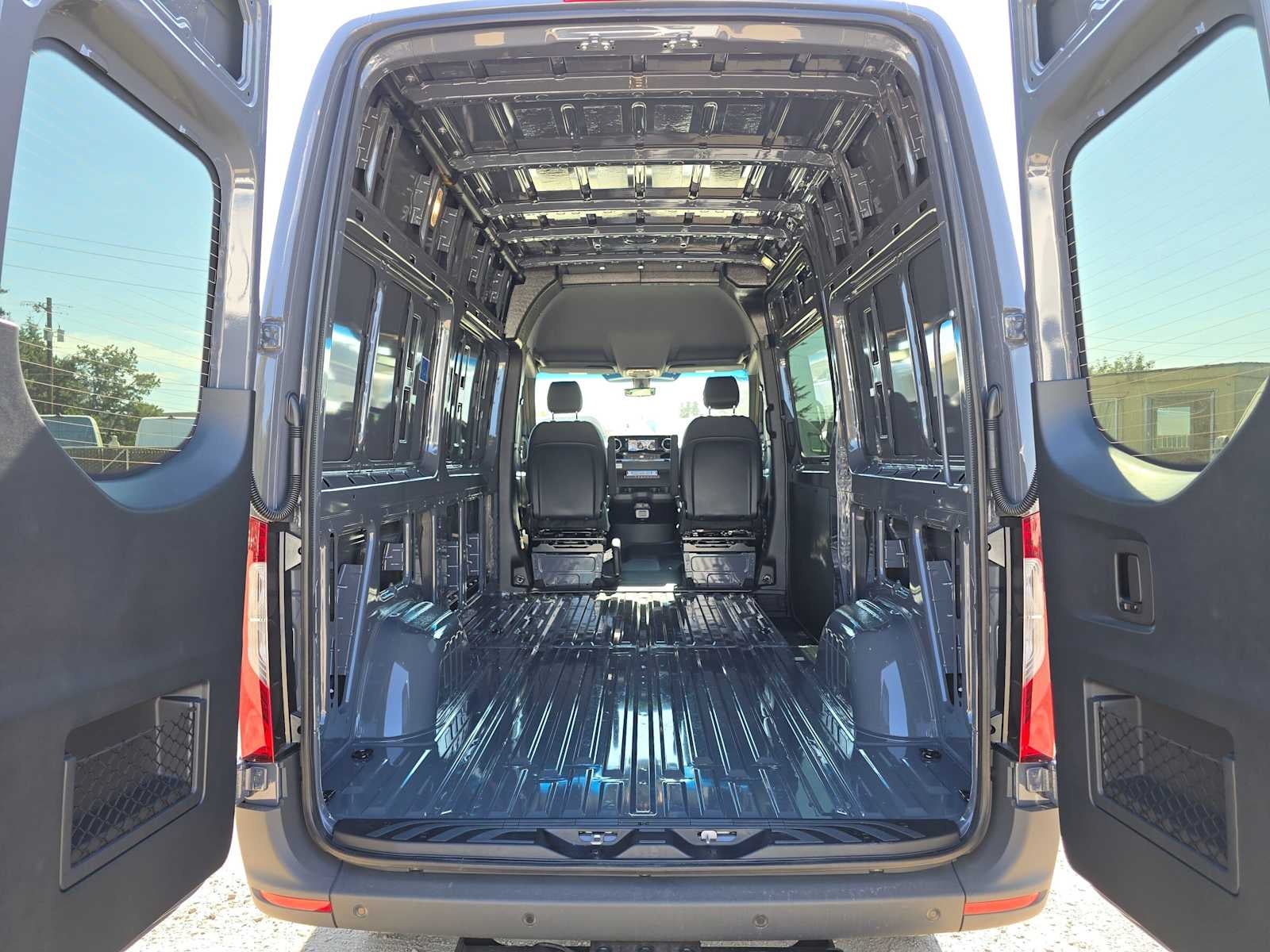 2026 Mercedes-Benz Sprinter Crew 2500 Standard Roof I4 Diesel HO 144 AWD