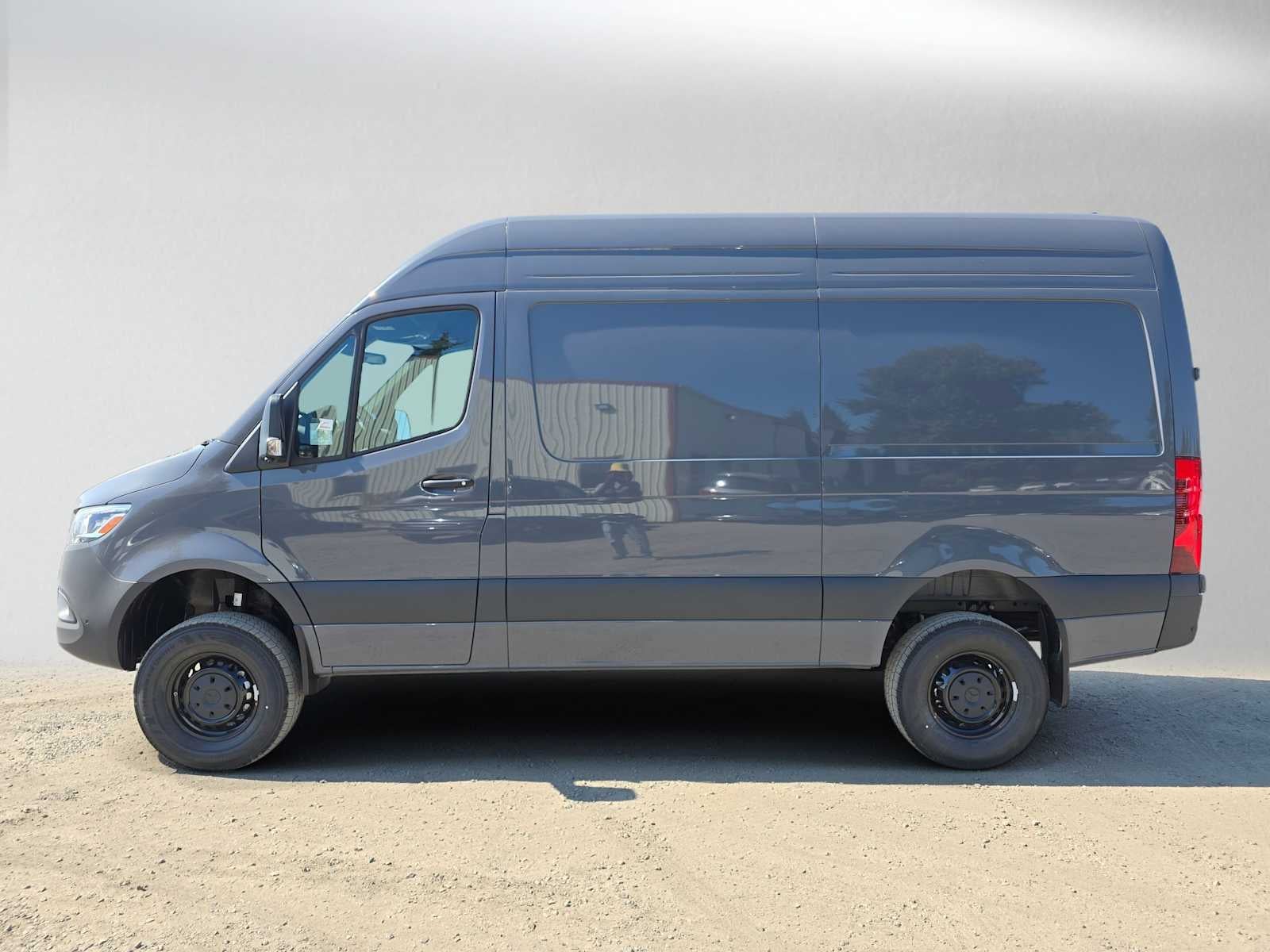 2026 Mercedes-Benz Sprinter Crew 2500 Standard Roof I4 Diesel HO 144 AWD