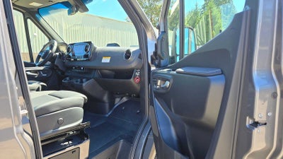 2026 Mercedes-Benz Sprinter 2500 Standard Roof I4 Diesel HO 144 AWD