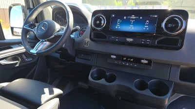 2026 Mercedes-Benz Sprinter 2500 Standard Roof I4 Diesel HO 144 AWD