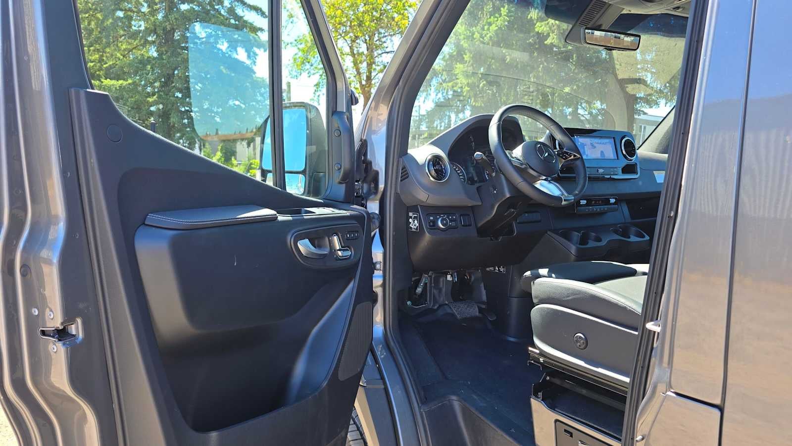 2026 Mercedes-Benz Sprinter 2500 Standard Roof I4 Diesel HO 144 AWD