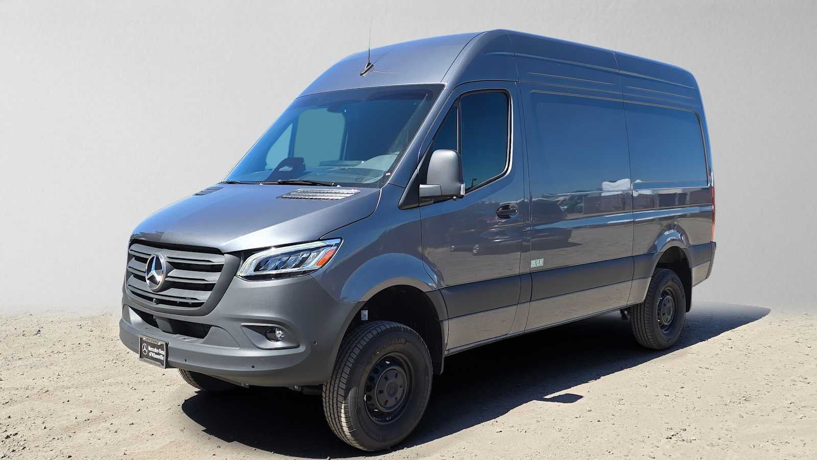 2026 Mercedes-Benz Sprinter 2500 Standard Roof I4 Diesel HO 144 AWD