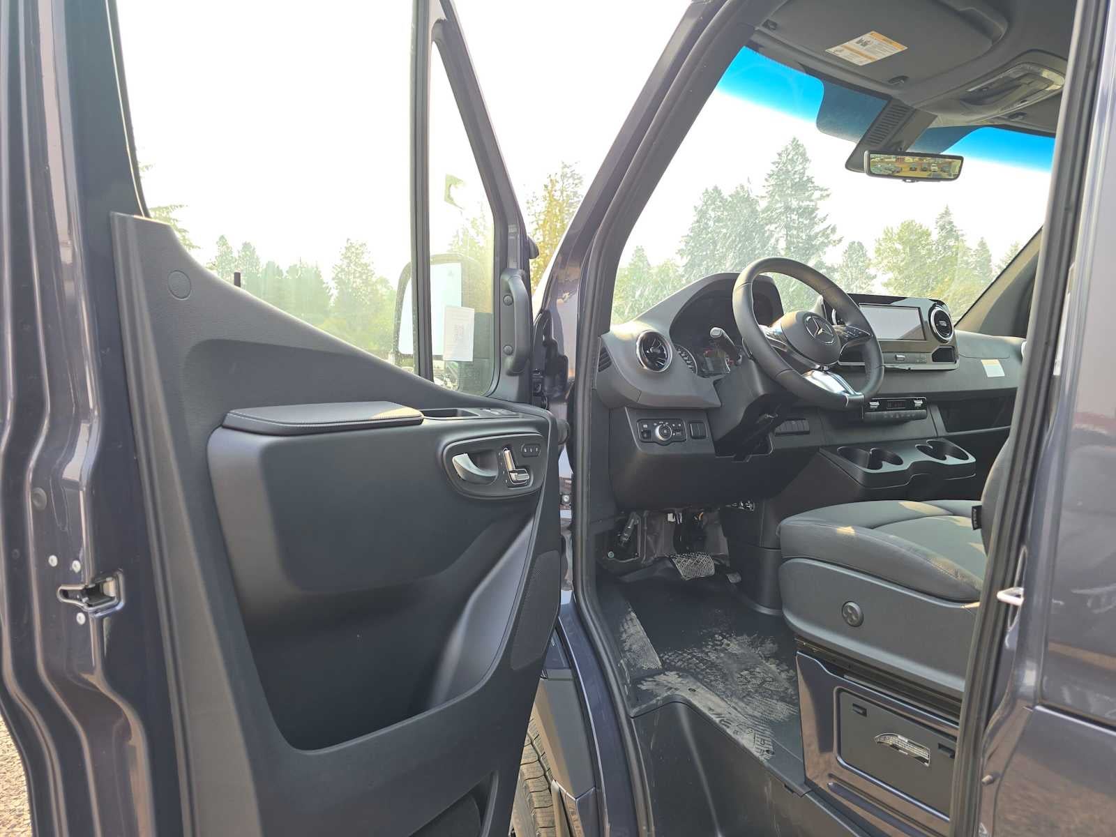 2026 Mercedes-Benz Sprinter 2500 Standard Roof I4 Diesel HO 144 AWD