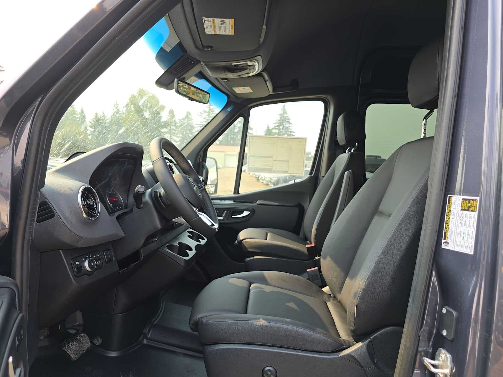 2026 Mercedes-Benz Sprinter 2500 Standard Roof I4 Diesel HO 144 AWD