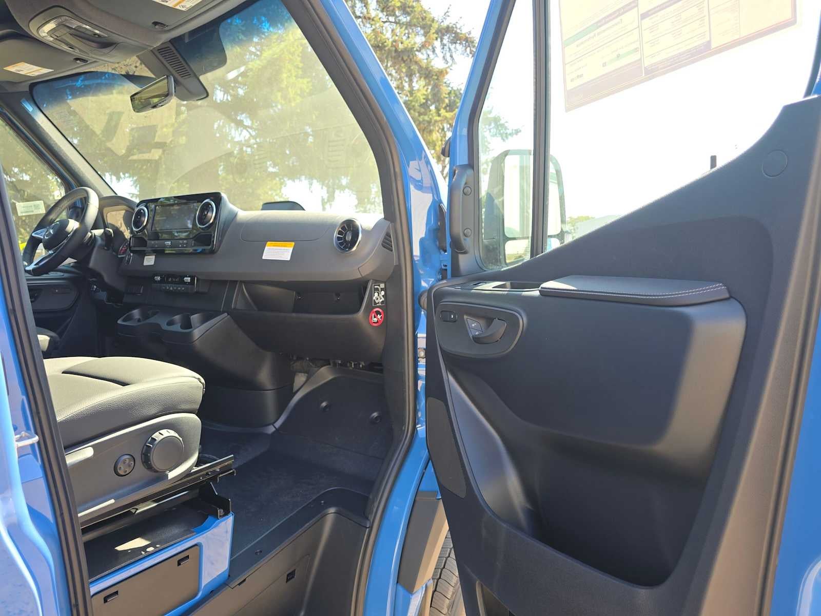 2026 Mercedes-Benz Sprinter 2500 Standard Roof I4 Diesel HO 144 AWD