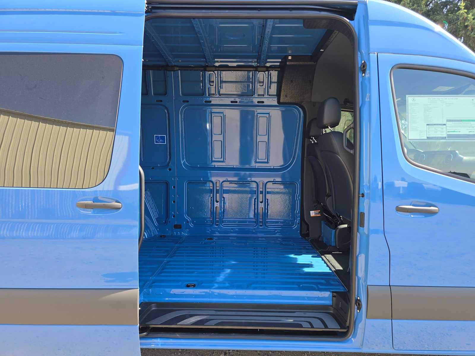 2026 Mercedes-Benz Sprinter 2500 Standard Roof I4 Diesel HO 144 AWD