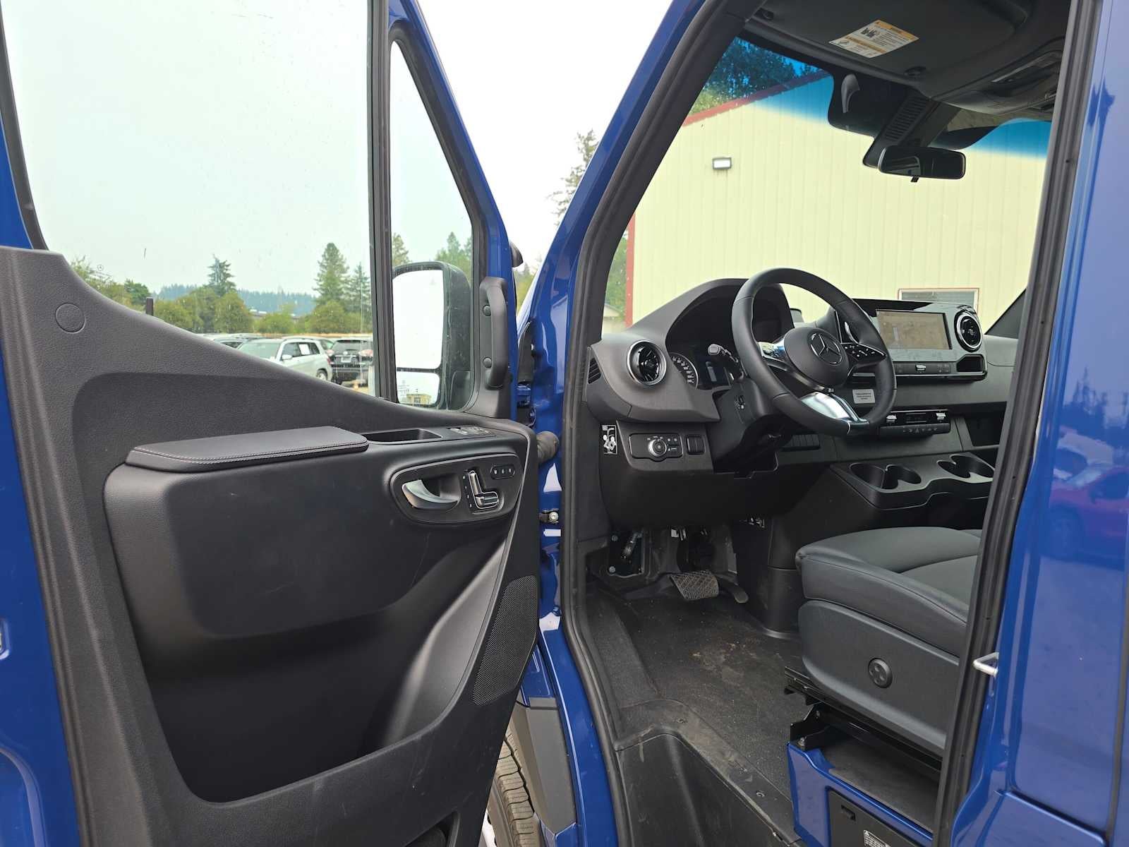 2026 Mercedes-Benz Sprinter 2500 Standard Roof I4 Diesel HO 144 AWD