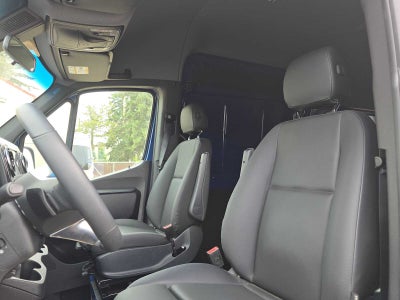 2026 Mercedes-Benz Sprinter 2500 Standard Roof I4 Diesel HO 144 AWD