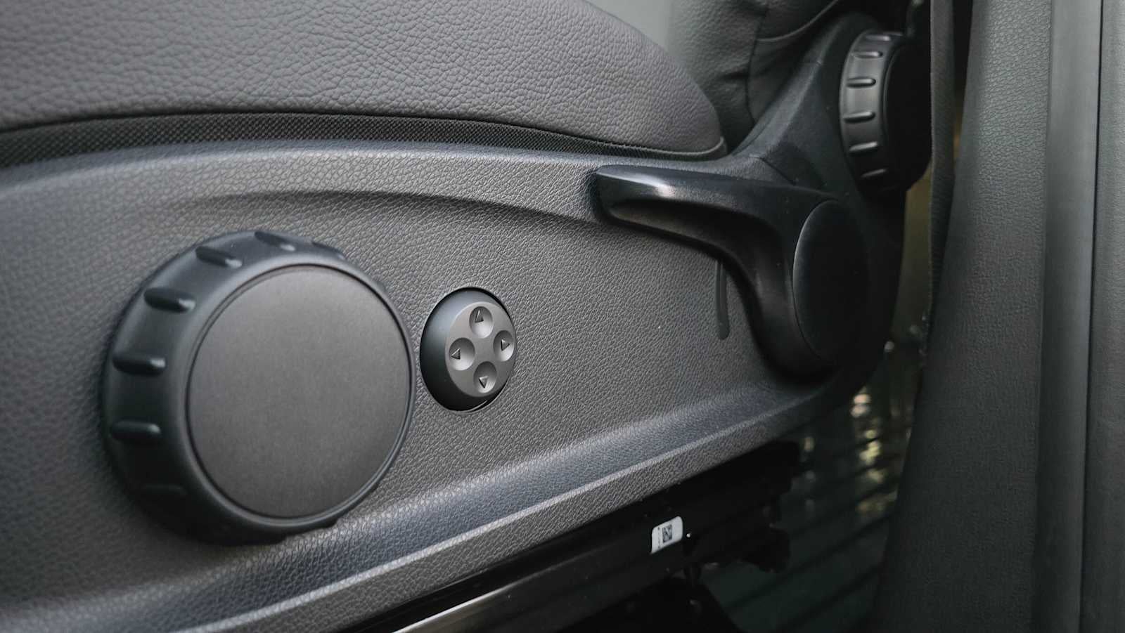 2026 Mercedes-Benz Sprinter 2500 Standard Roof I4 Diesel HO 144" AWD