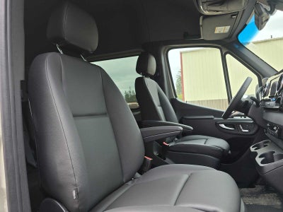 2026 Mercedes-Benz Sprinter 2500 Standard Roof I4 Diesel HO 144 AWD