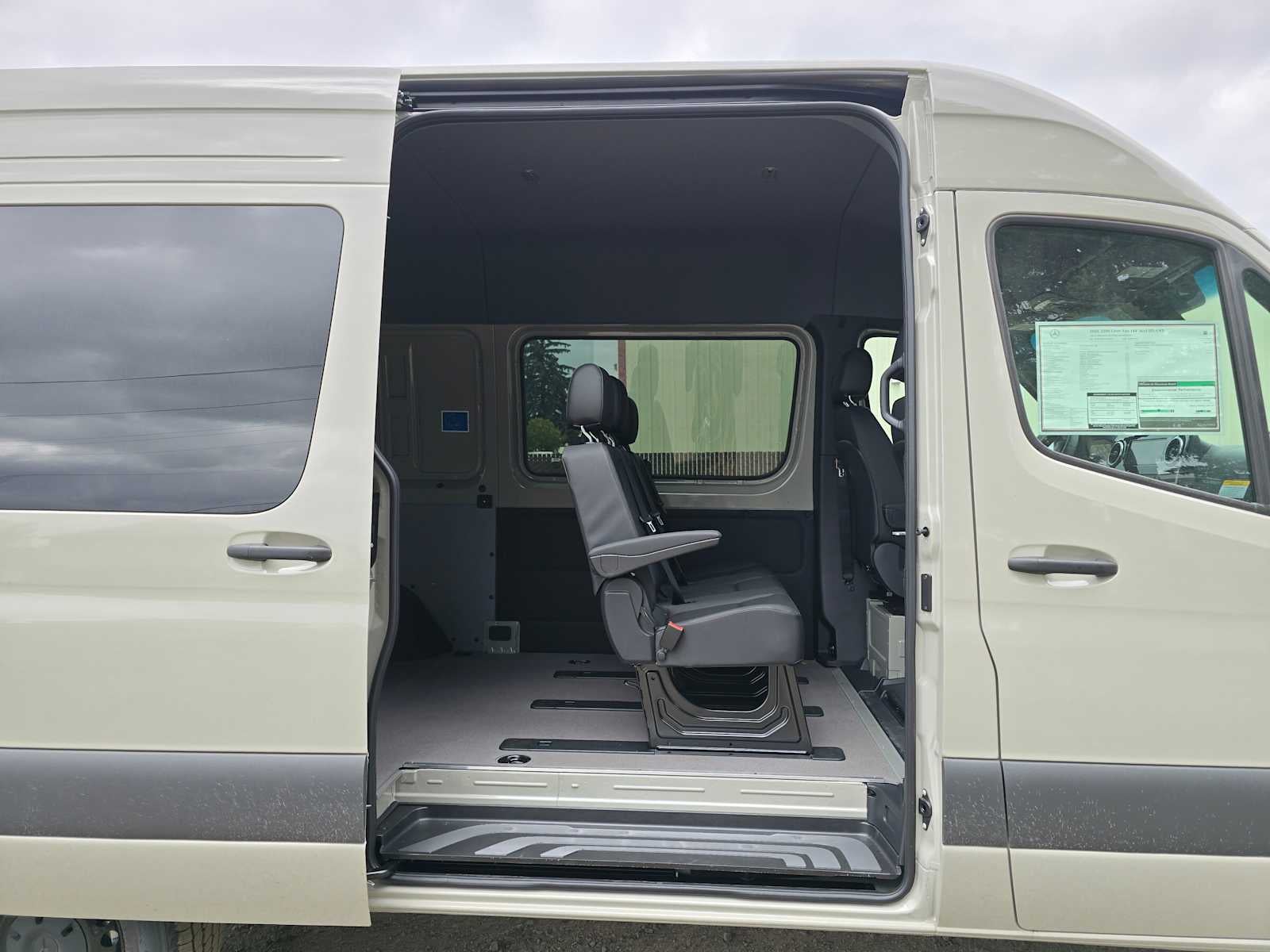 2026 Mercedes-Benz Sprinter 2500 Standard Roof I4 Diesel HO 144 AWD