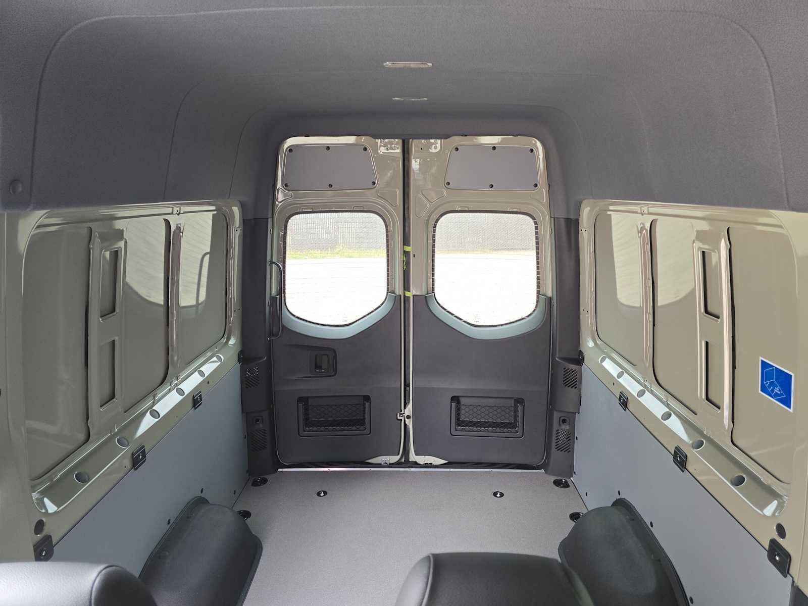 2026 Mercedes-Benz Sprinter 2500 Standard Roof I4 Diesel HO 144 AWD