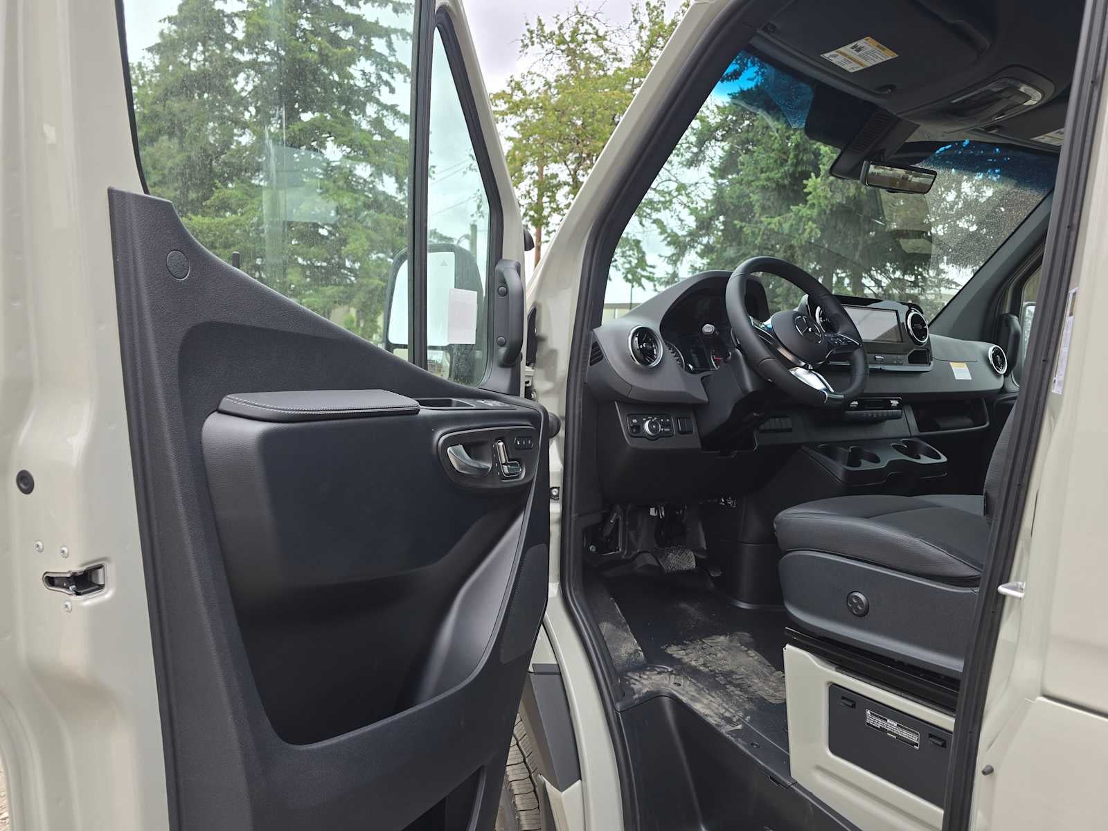 2026 Mercedes-Benz Sprinter 2500 Standard Roof I4 Diesel HO 144 AWD