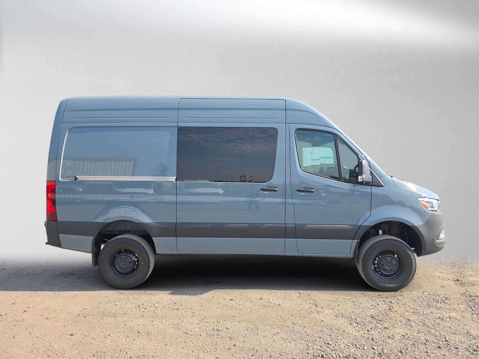 2026 Mercedes-Benz Sprinter 2500 Standard Roof I4 Diesel HO 144 AWD