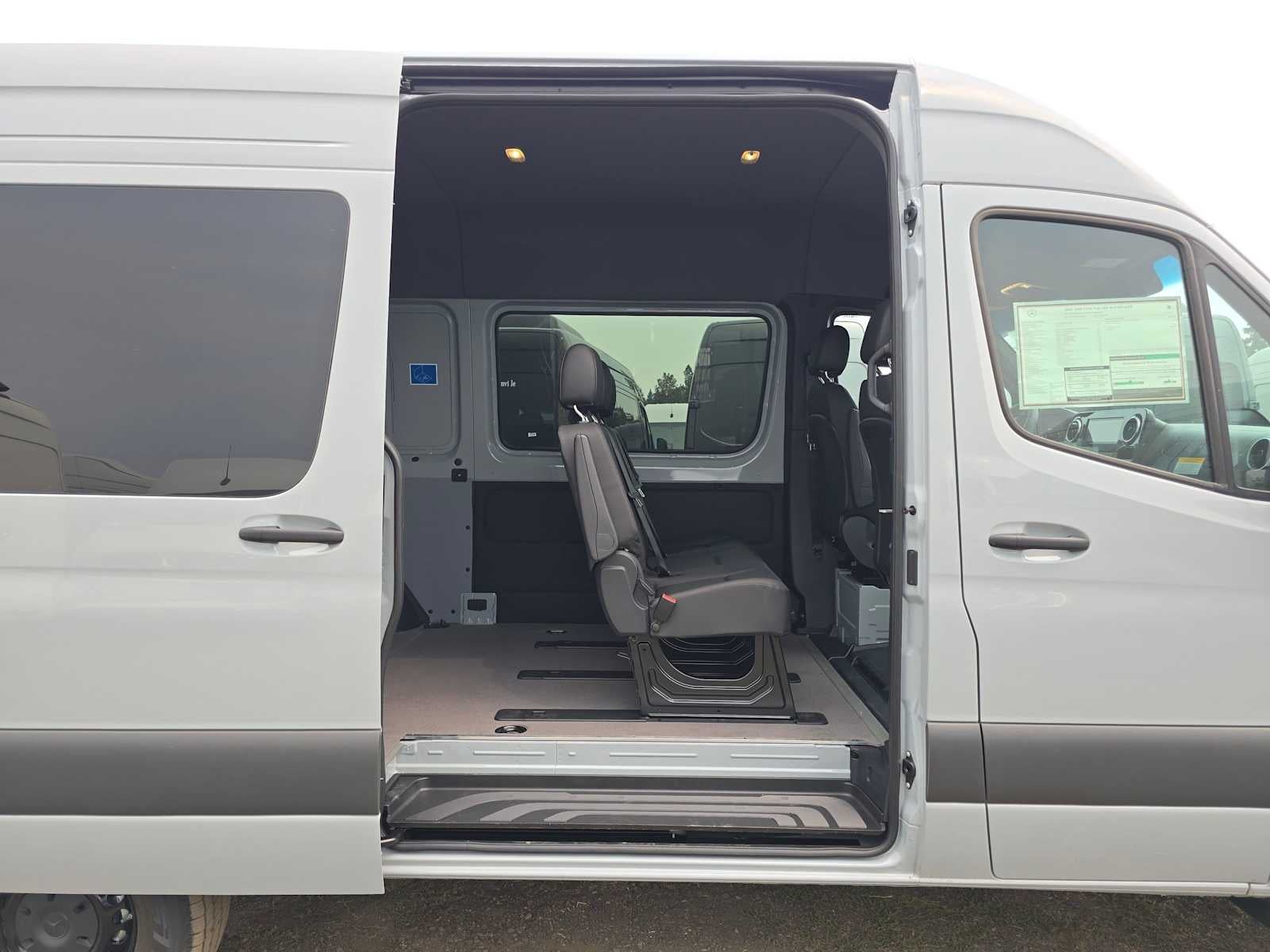 2026 Mercedes-Benz Sprinter 2500 Standard Roof I4 Diesel HO 144 AWD