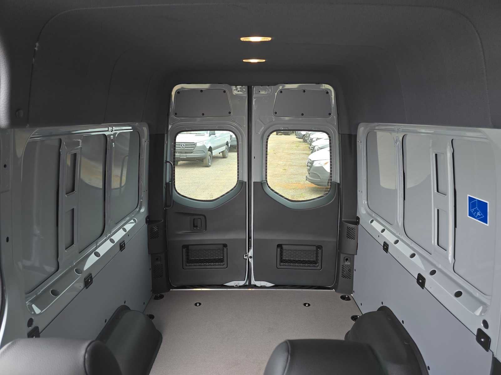 2026 Mercedes-Benz Sprinter 2500 Standard Roof I4 Diesel HO 144 AWD