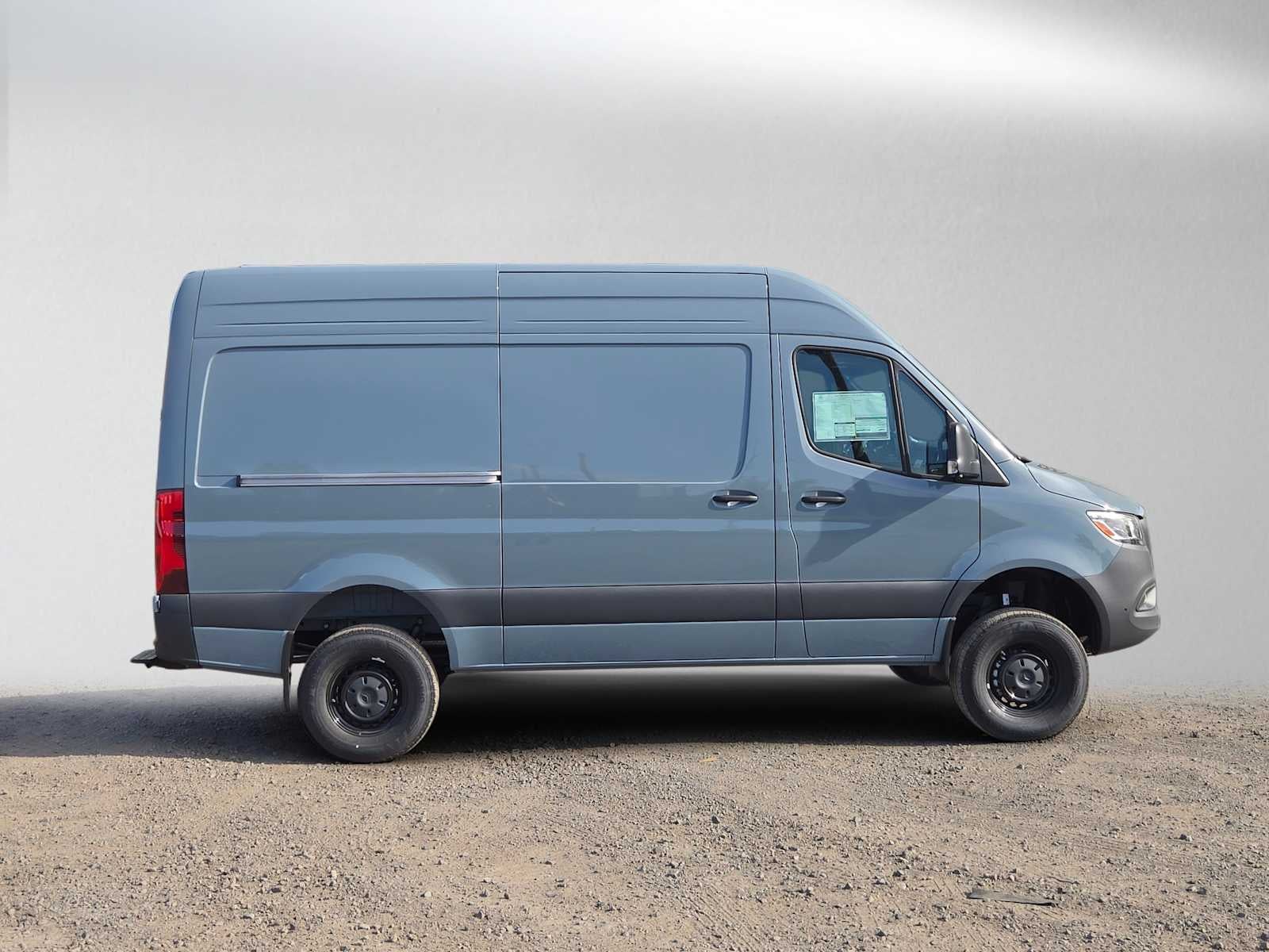 2026 Mercedes-Benz Sprinter Cargo 2500 Standard Roof I4 Diesel HO 144 AWD