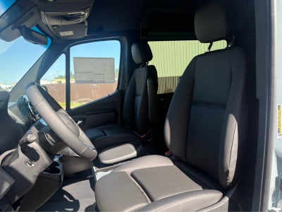 2026 Mercedes-Benz Sprinter 2500 Standard Roof I4 Diesel HO 144 AWD