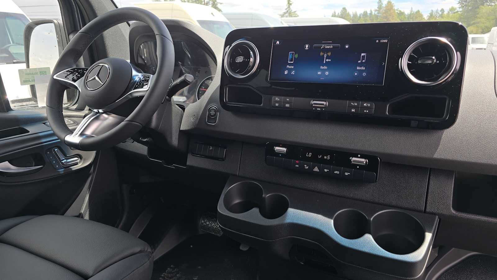 2026 Mercedes-Benz Sprinter 2500 Standard Roof I4 Diesel HO 144 AWD