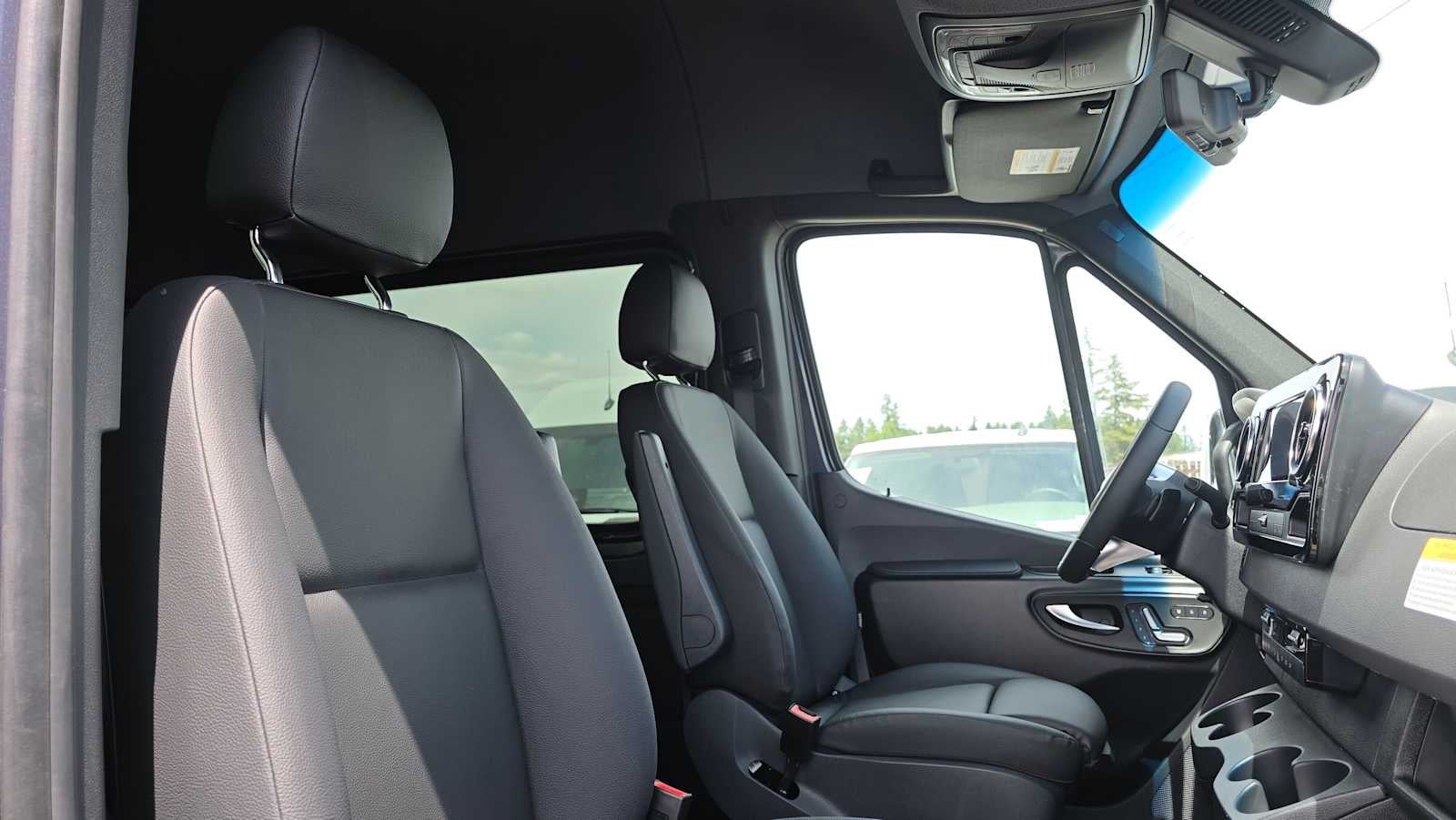 2026 Mercedes-Benz Sprinter 2500 Standard Roof I4 Diesel HO 144 AWD