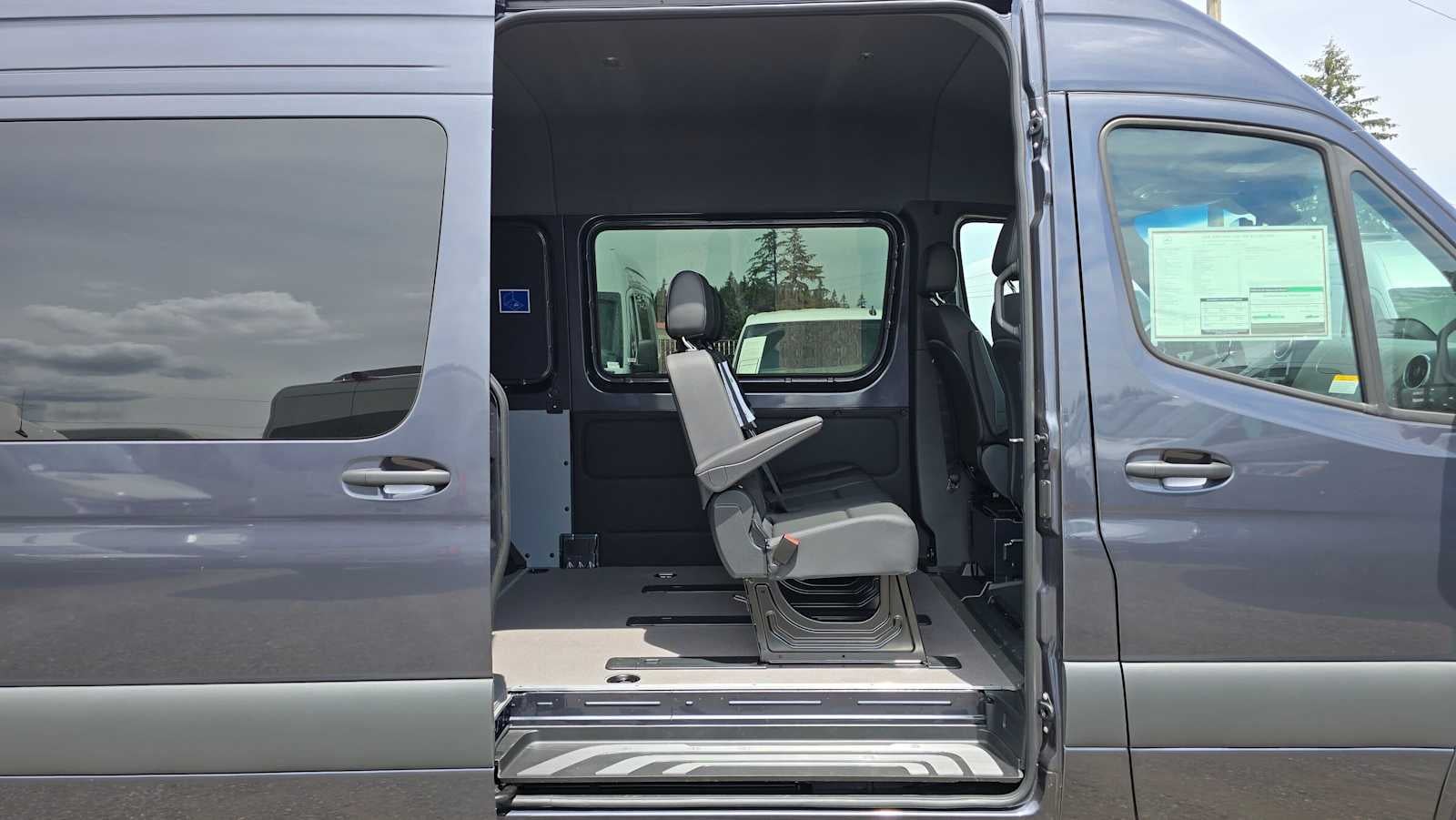2026 Mercedes-Benz Sprinter 2500 Standard Roof I4 Diesel HO 144 AWD