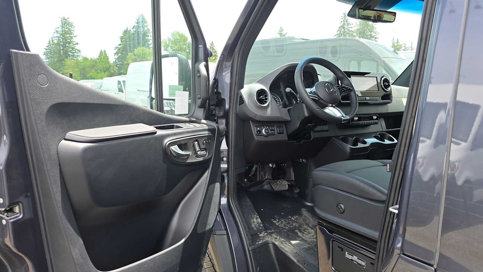2026 Mercedes-Benz Sprinter 2500 Standard Roof I4 Diesel HO 144 AWD