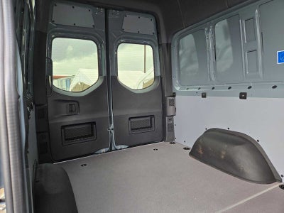 2026 Mercedes-Benz Sprinter Crew 2500 Standard Roof I4 Diesel HO 144 AWD