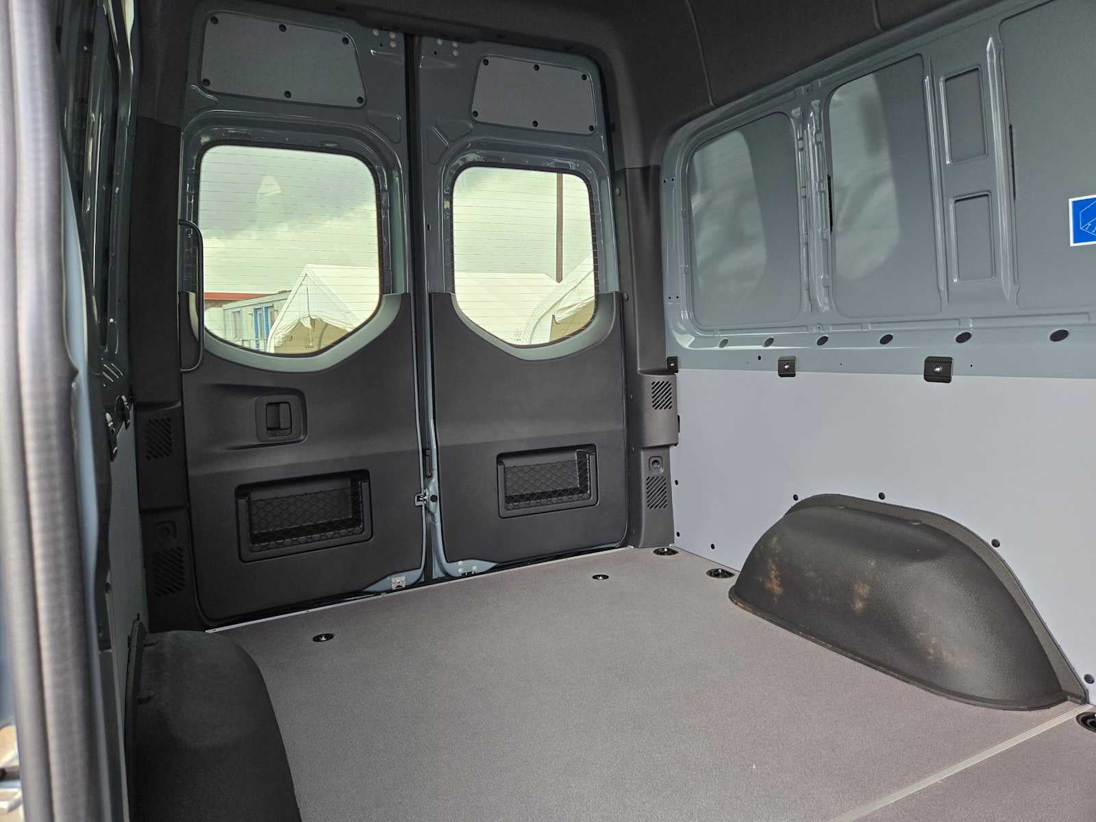 2026 Mercedes-Benz Sprinter Crew 2500 Standard Roof I4 Diesel HO 144 AWD