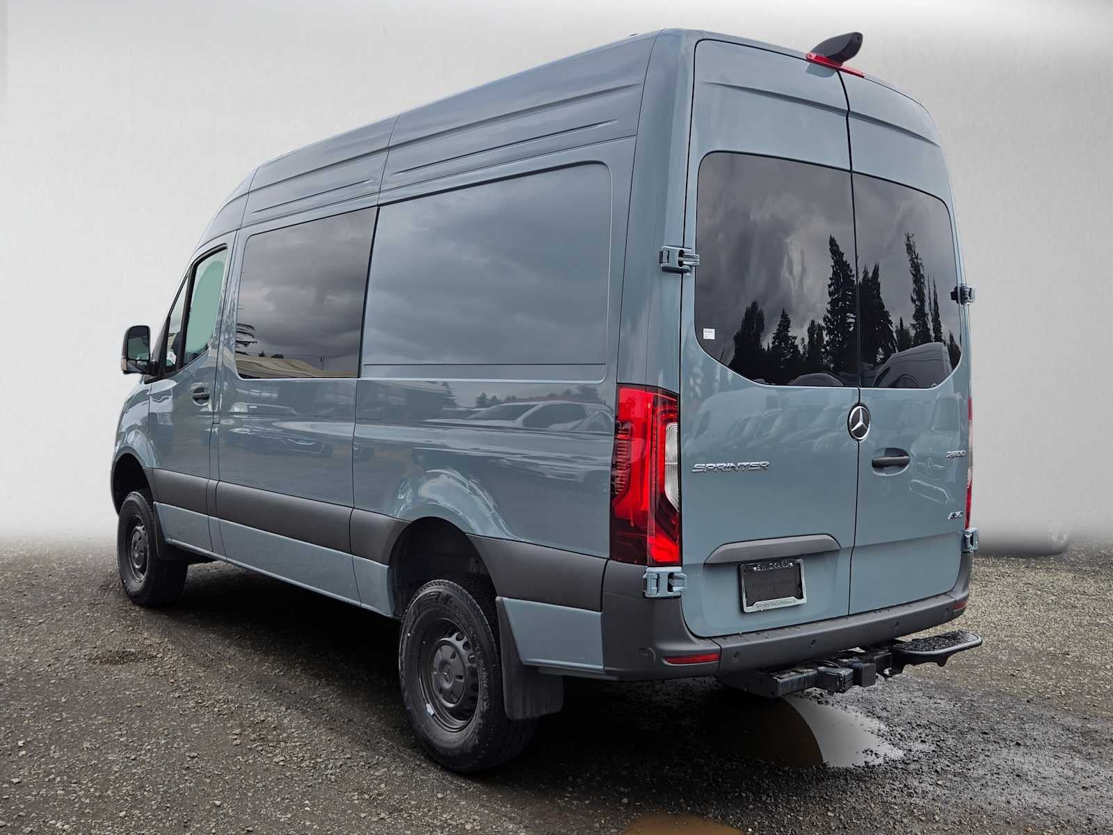 2026 Mercedes-Benz Sprinter Crew 2500 Standard Roof I4 Diesel HO 144 AWD