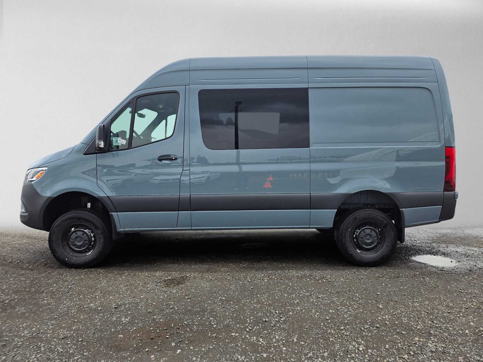 2026 Mercedes-Benz Sprinter Crew 2500 Standard Roof I4 Diesel HO 144 AWD