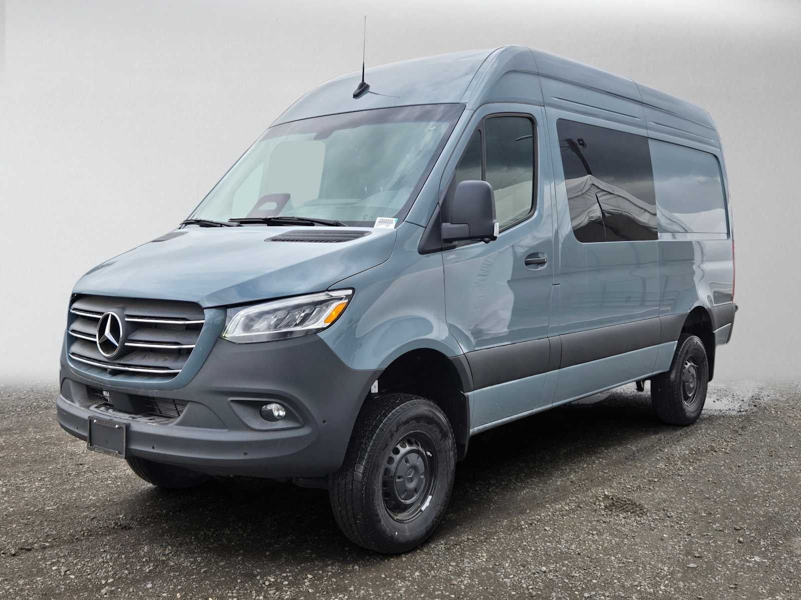 2026 Mercedes-Benz Sprinter Crew 2500 Standard Roof I4 Diesel HO 144 AWD