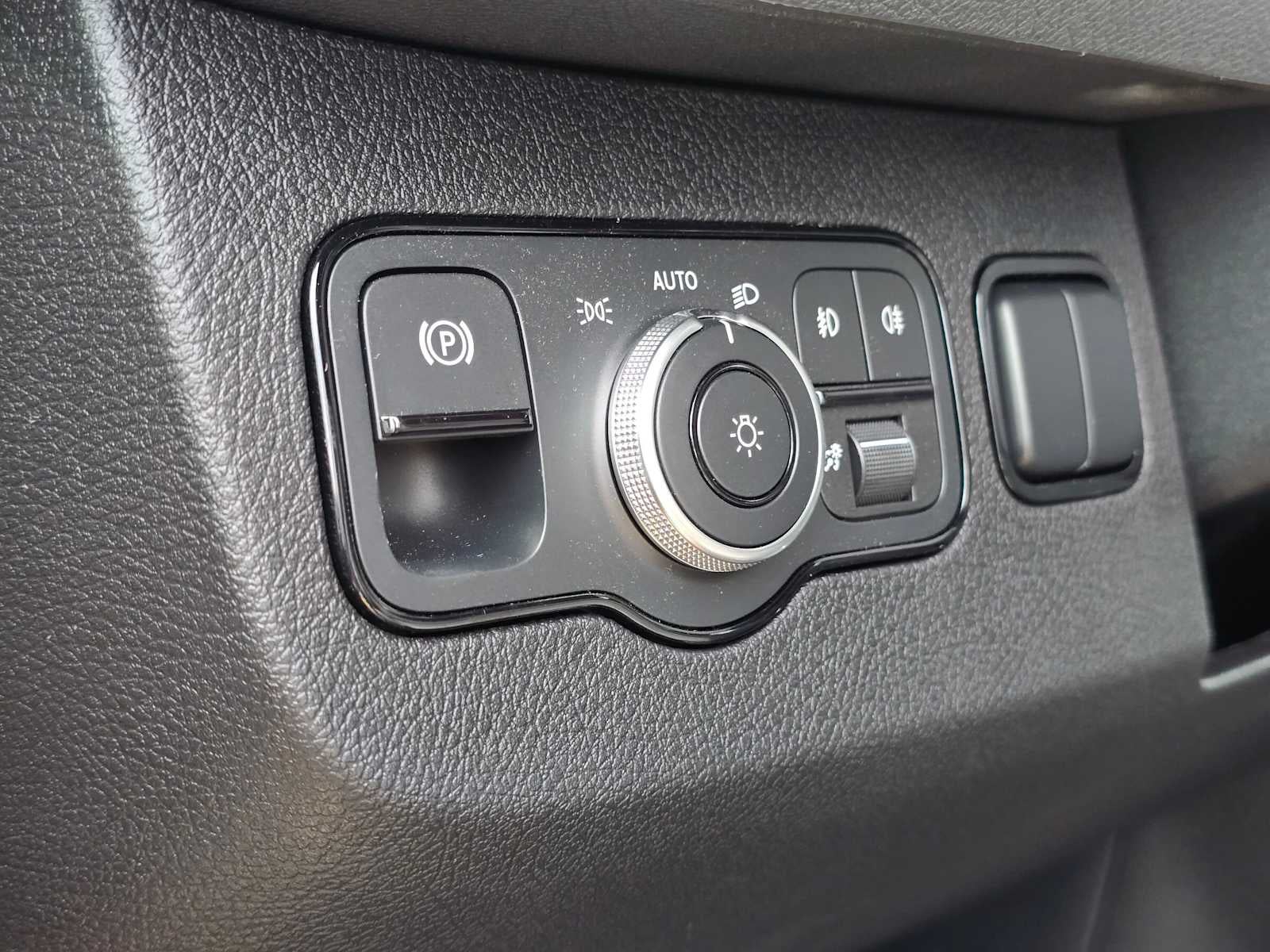 2026 Mercedes-Benz Sprinter 2500 Standard Roof I4 Diesel HO 144 AWD