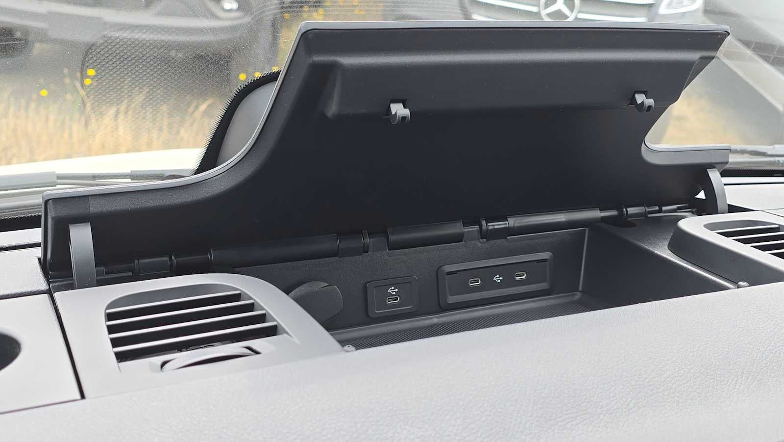 2026 Mercedes-Benz Sprinter 2500 Standard Roof I4 Diesel HO 144 AWD