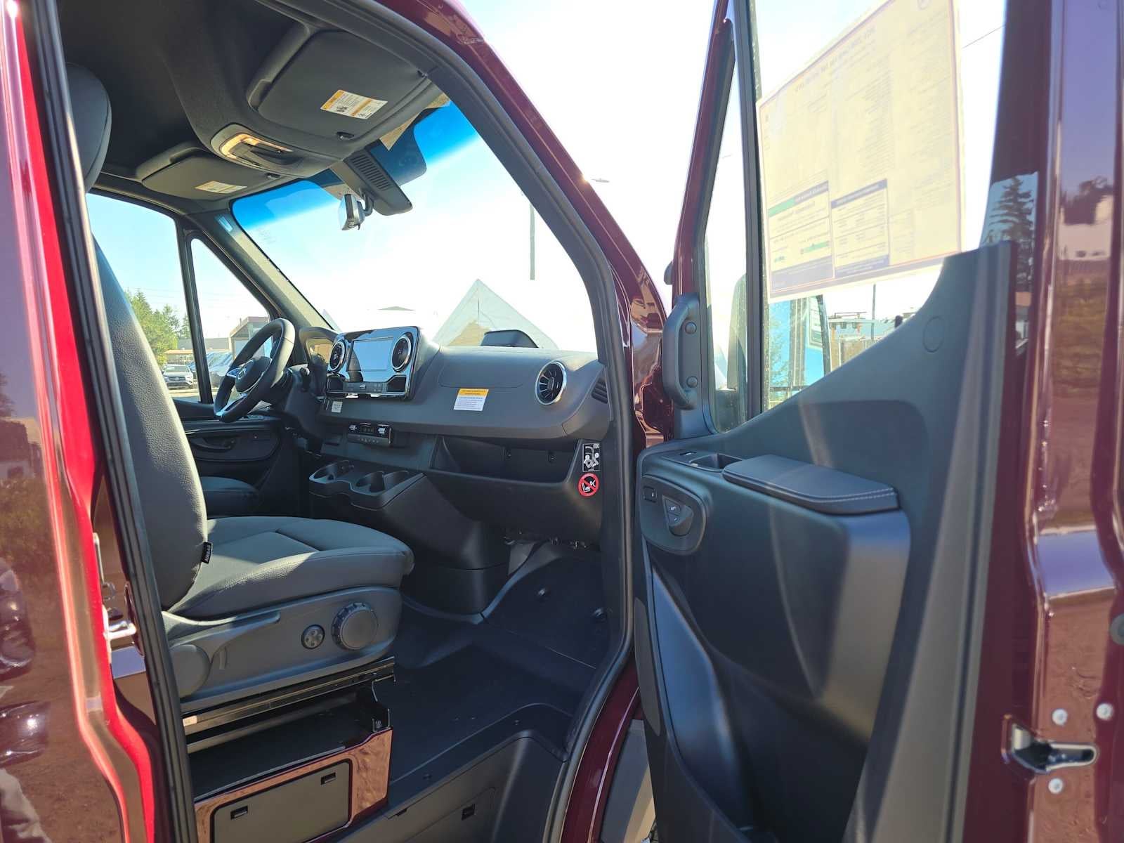 2026 Mercedes-Benz Sprinter 2500 Standard Roof I4 Diesel HO 144 AWD