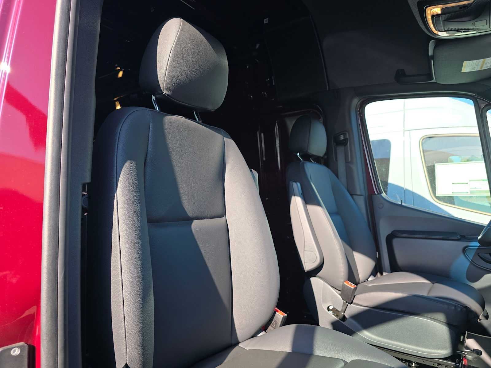 2026 Mercedes-Benz Sprinter 2500 Standard Roof I4 Diesel HO 144 AWD