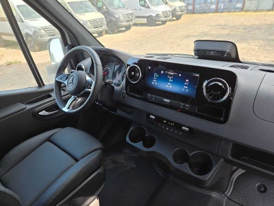 2026 Mercedes-Benz Sprinter Crew 2500 Standard Roof I4 Diesel HO 144 AWD
