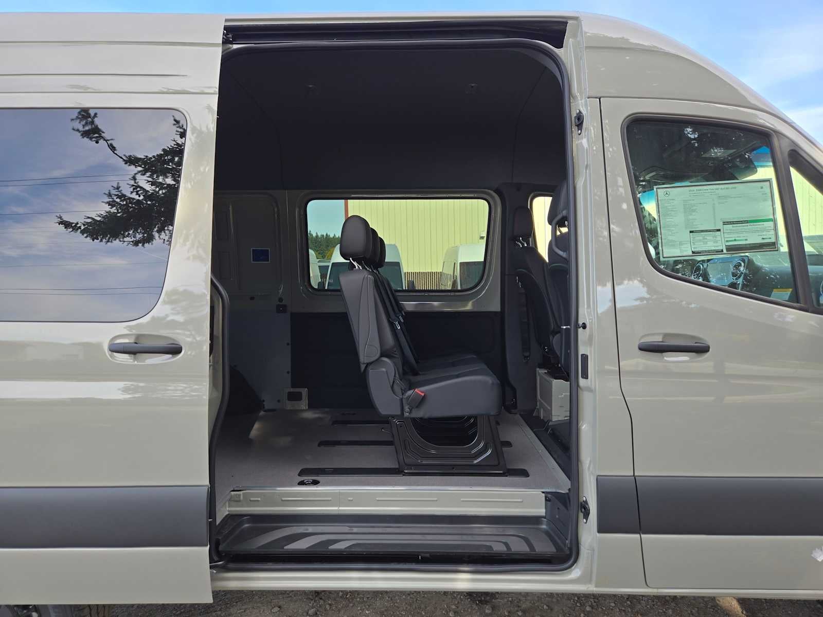 2026 Mercedes-Benz Sprinter Crew 2500 Standard Roof I4 Diesel HO 144 AWD