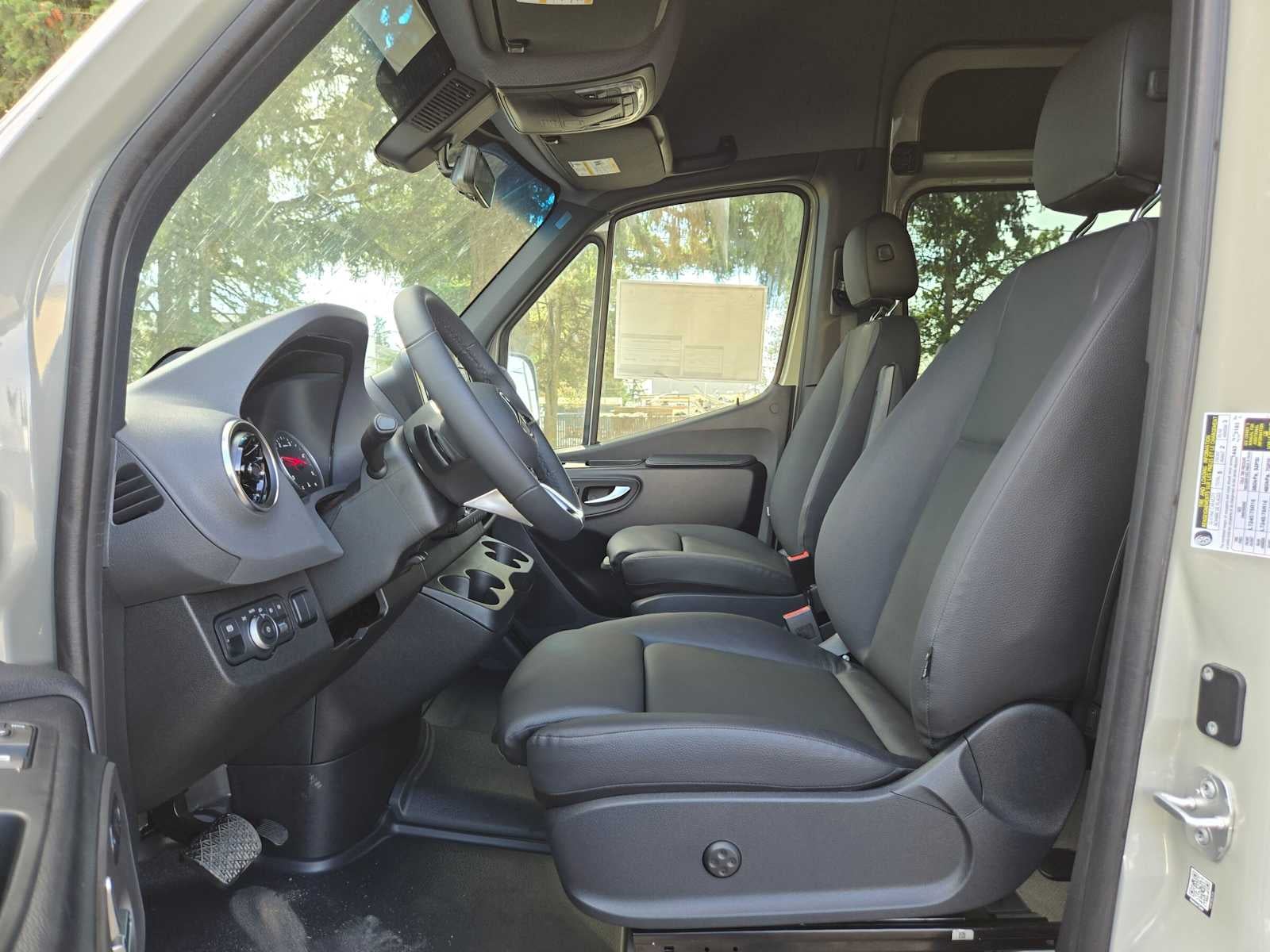 2026 Mercedes-Benz Sprinter Crew 2500 Standard Roof I4 Diesel HO 144 AWD
