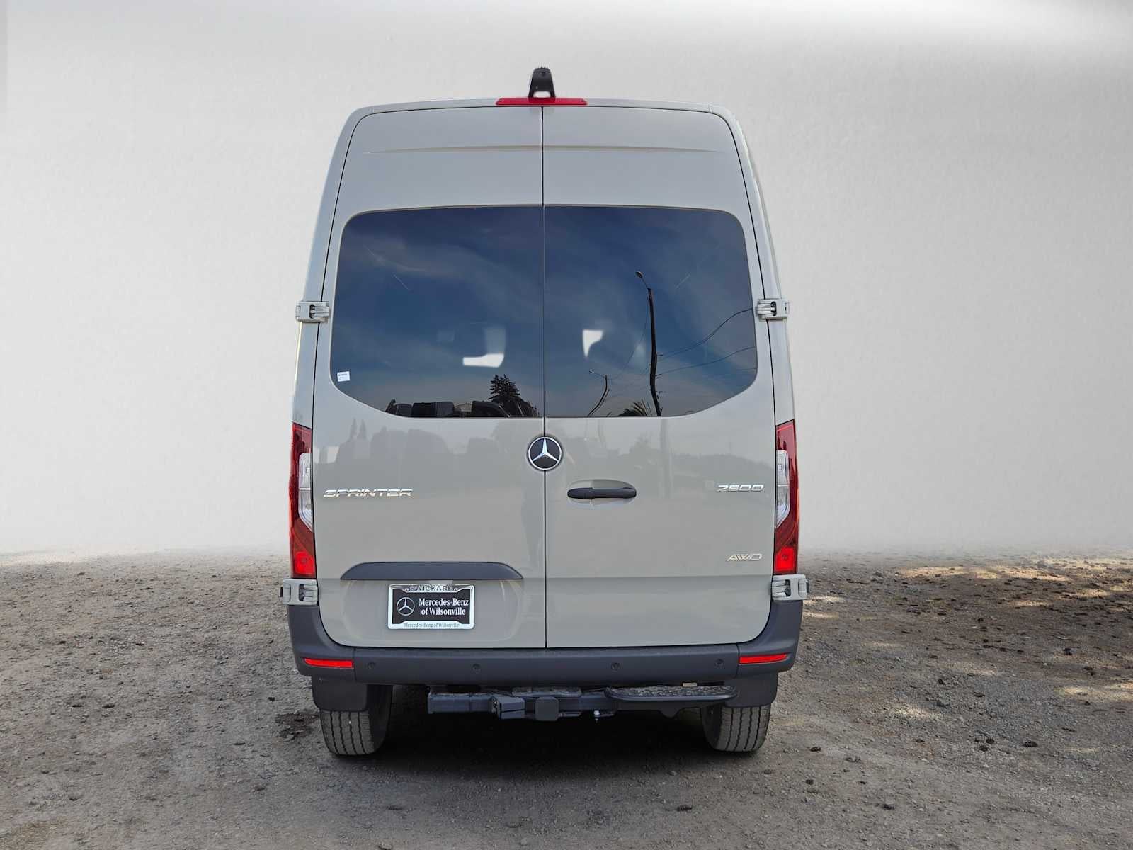 2026 Mercedes-Benz Sprinter Crew 2500 Standard Roof I4 Diesel HO 144 AWD