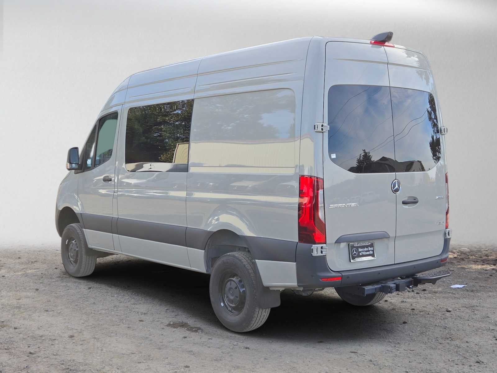 2026 Mercedes-Benz Sprinter Crew 2500 Standard Roof I4 Diesel HO 144 AWD