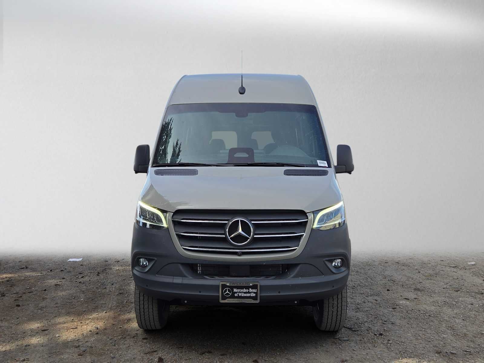 2026 Mercedes-Benz Sprinter Crew 2500 Standard Roof I4 Diesel HO 144 AWD