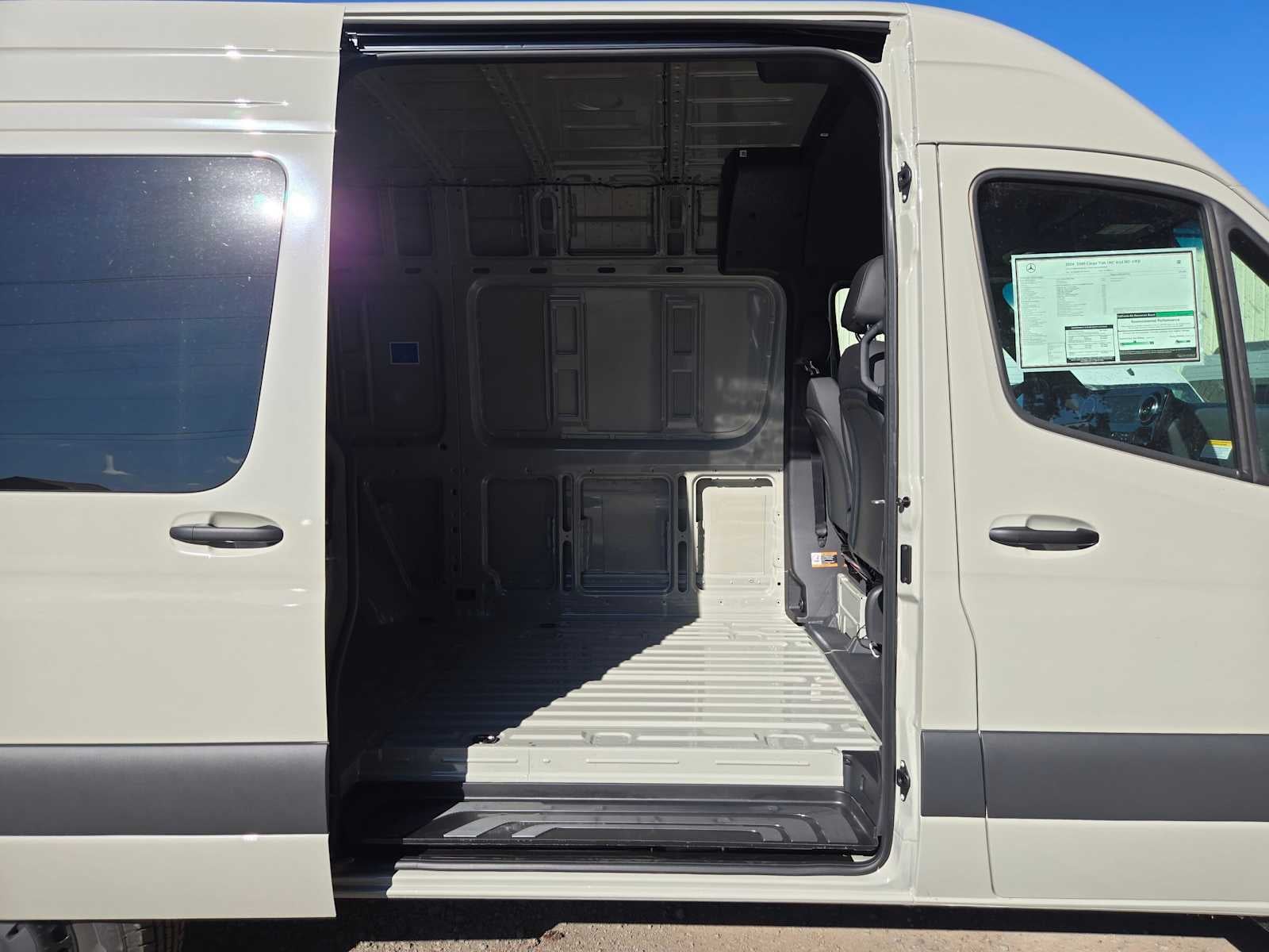 2026 Mercedes-Benz Sprinter Cargo 2500 Standard Roof I4 Diesel HO 144 AWD