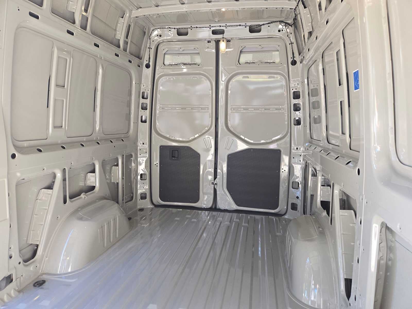 2026 Mercedes-Benz Sprinter Cargo 2500 Standard Roof I4 Diesel HO 144 AWD