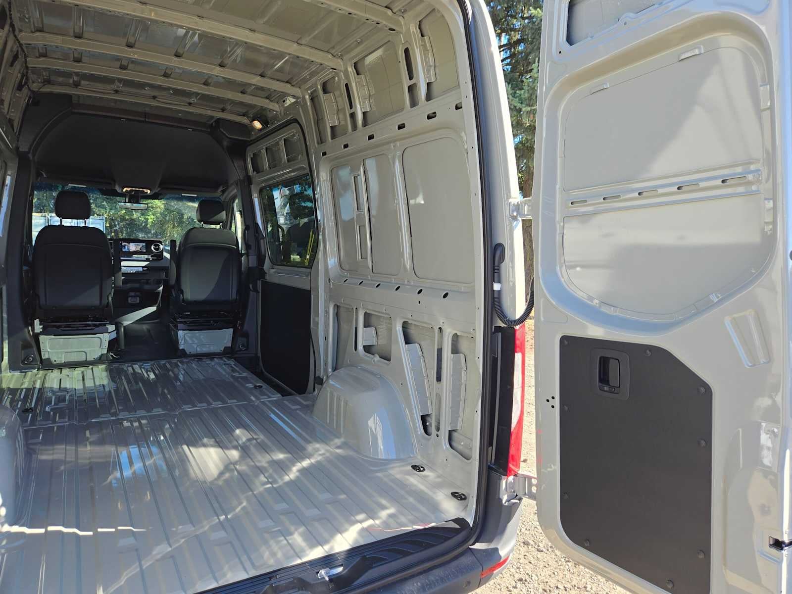 2026 Mercedes-Benz Sprinter Cargo 2500 Standard Roof I4 Diesel HO 144 AWD