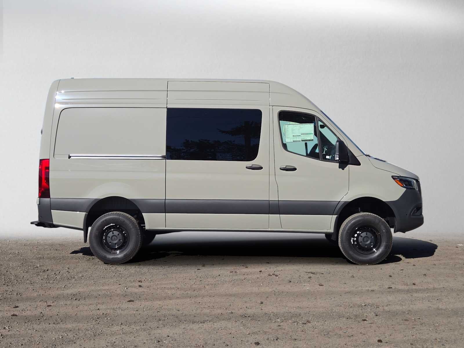 2026 Mercedes-Benz Sprinter Cargo 2500 Standard Roof I4 Diesel HO 144 AWD