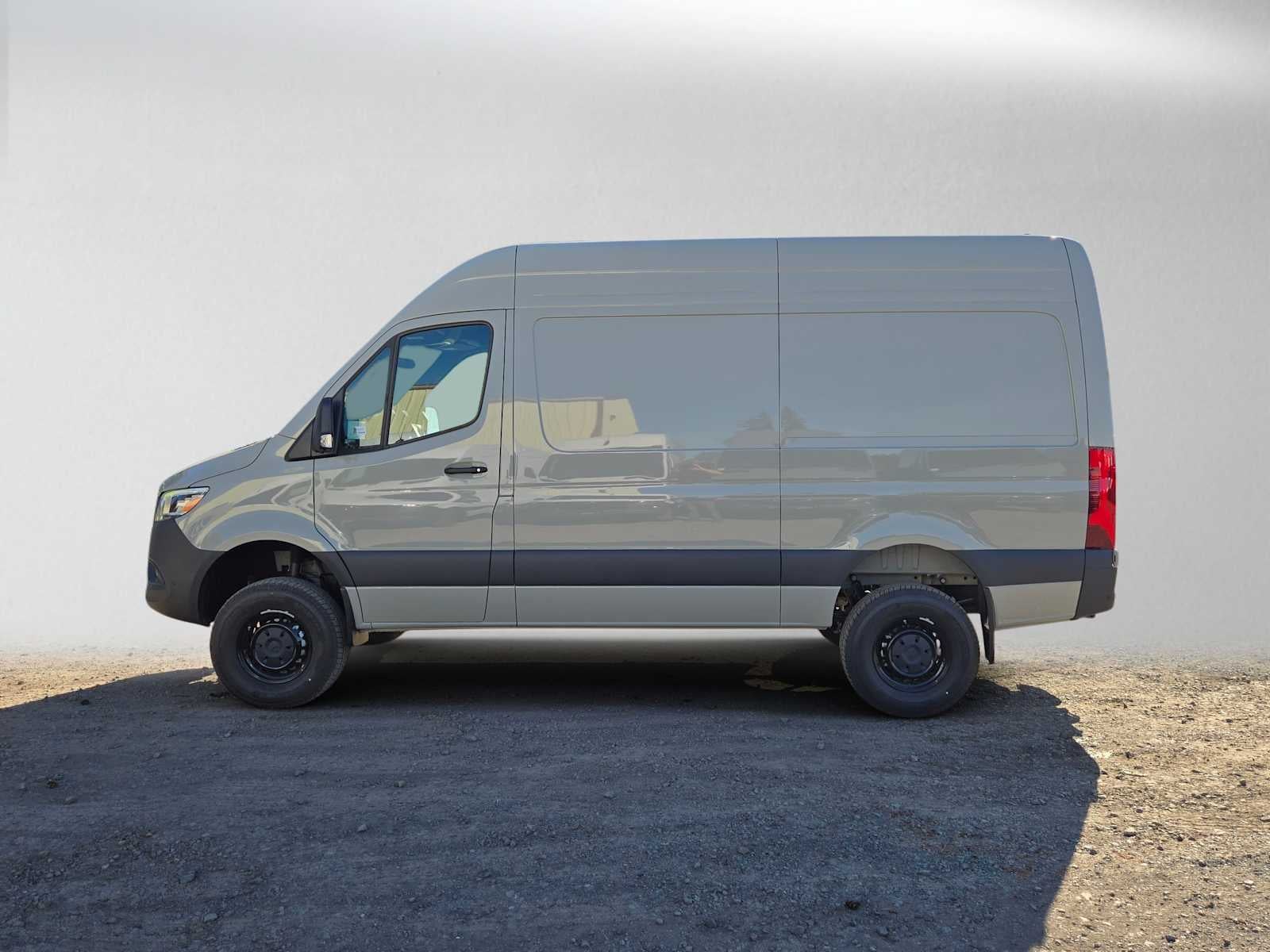 2026 Mercedes-Benz Sprinter Cargo 2500 Standard Roof I4 Diesel HO 144 AWD